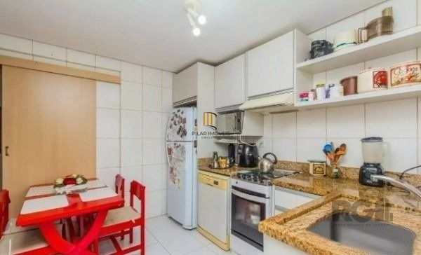 Apartamento com 3 dormitórios sendo 1 suíte à venda, 108 m²