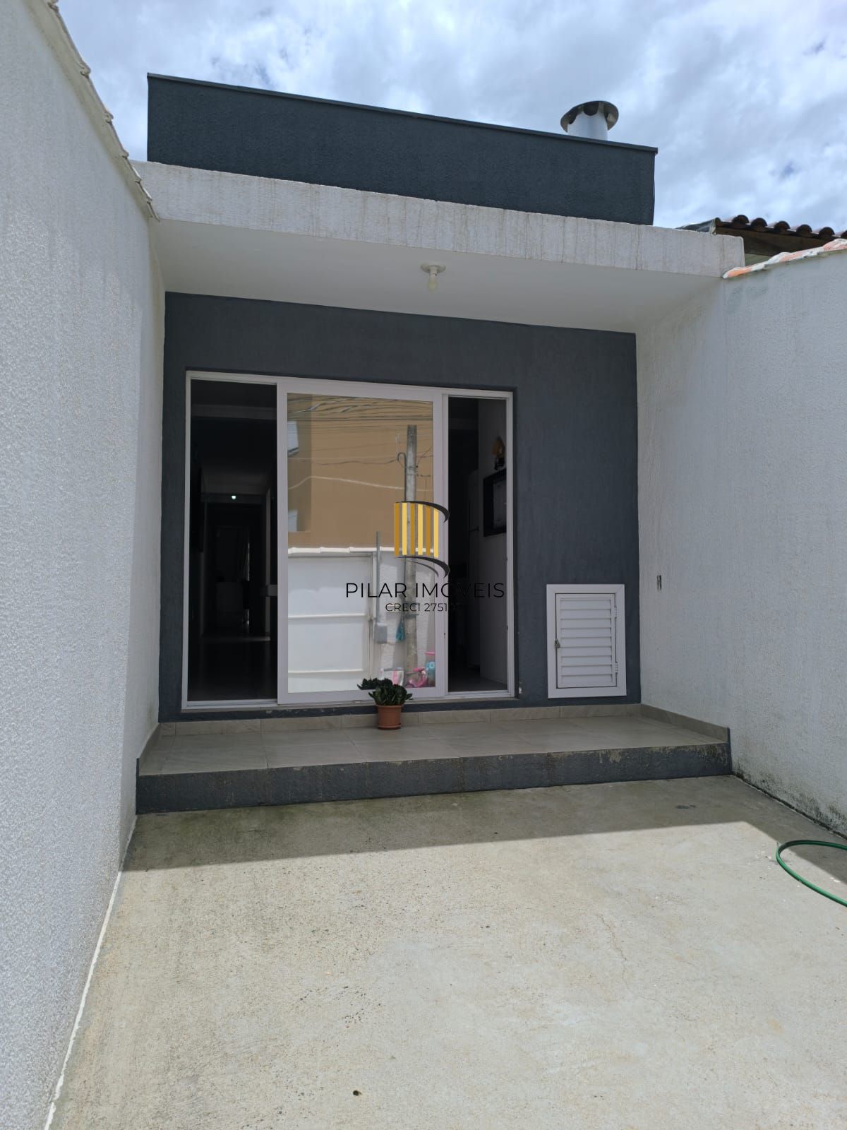 Casa 2 dormitórios no bairro Jardim Algarve