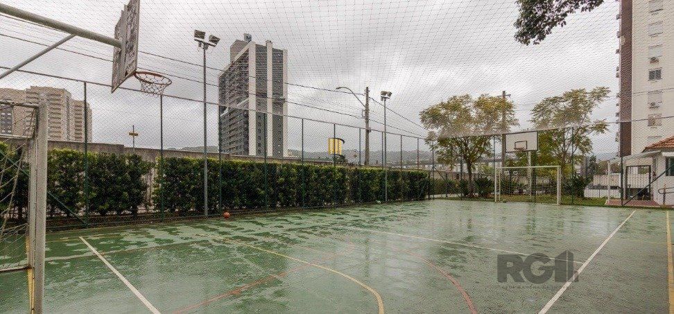 Apartamento no Condomínio Park Plaza de 2 dormitórios e vaga