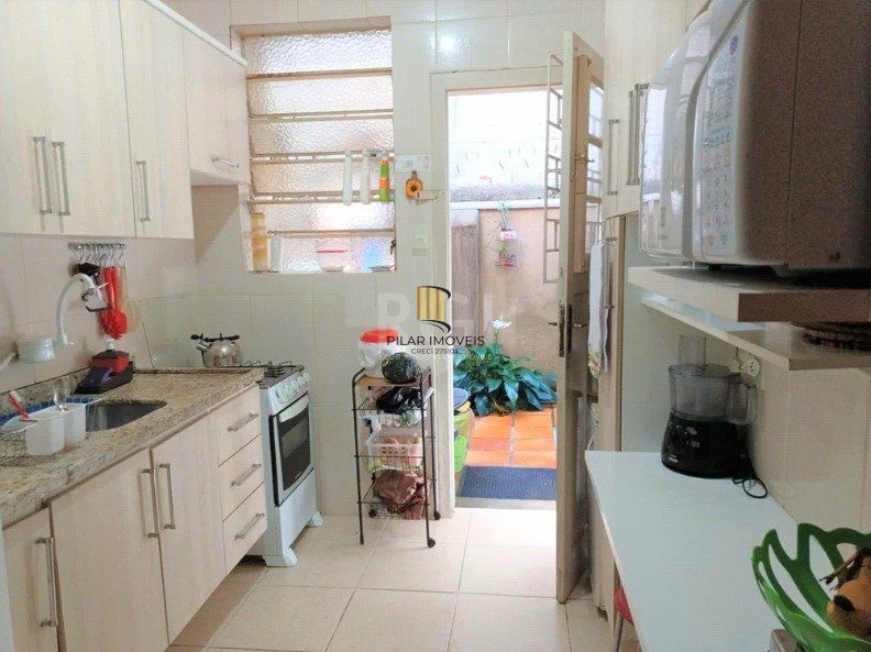 Apartamento para Venda  3 dormitórios, Menino Deus térreo com pátio