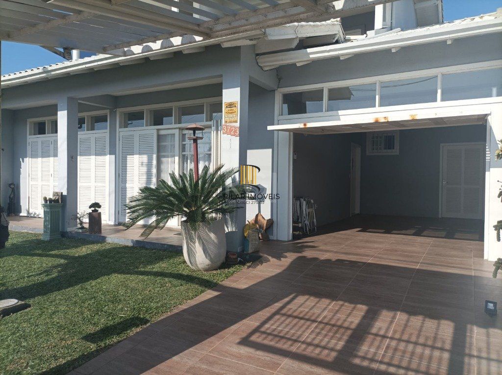 Casa para Venda 3 dormitórios 2 vagas - Capão Novo