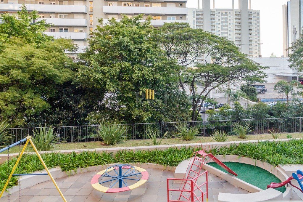 Apartamento para Venda - 138m², 3 dormitórios, sendo 1 suites, 1 vaga - Petrópolis