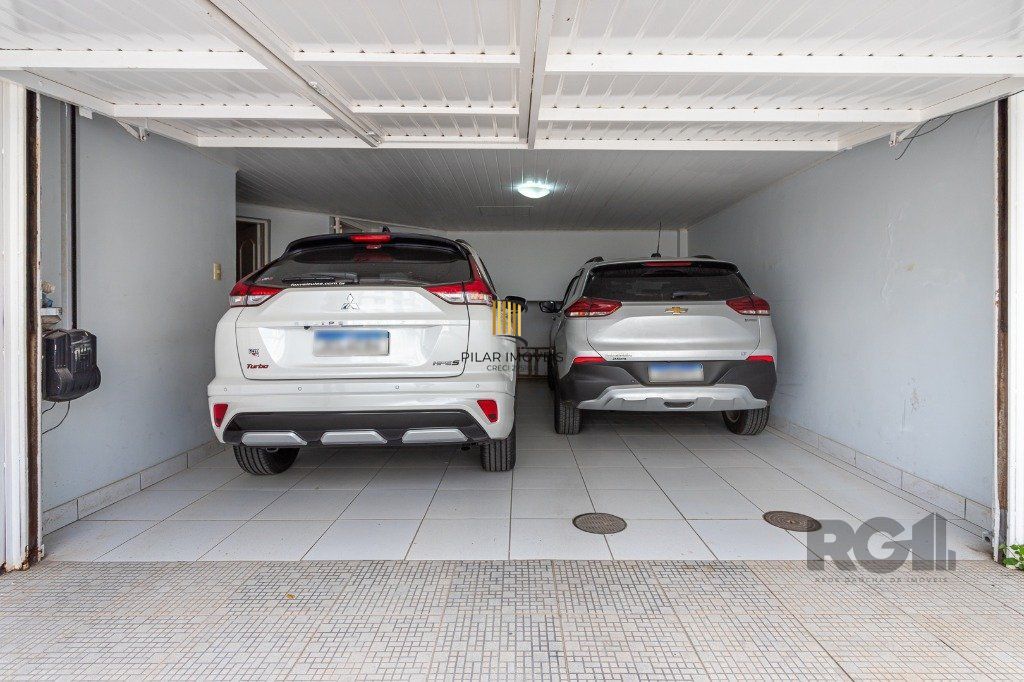 casa sobrado no Alto Petrópolis de 5 dormitórios e 3 vagas