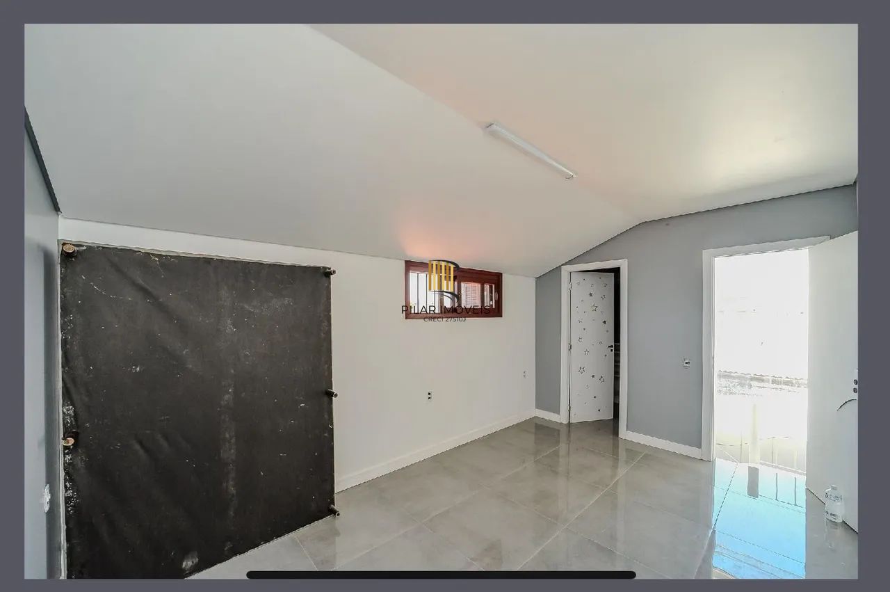 Casa 5 dormitórios no bairro Sarandi