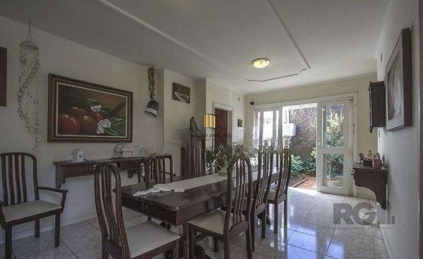 Casa para Venda - 215m², 3 dormitórios, 2 vagas - CHACARA DAS PEDRAS