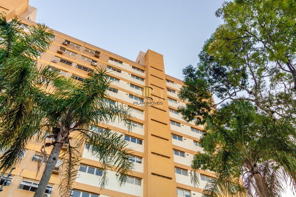 Apartamento para Venda - 138m², 3 dormitórios, sendo 1 suites, 1 vaga - Petrópolis