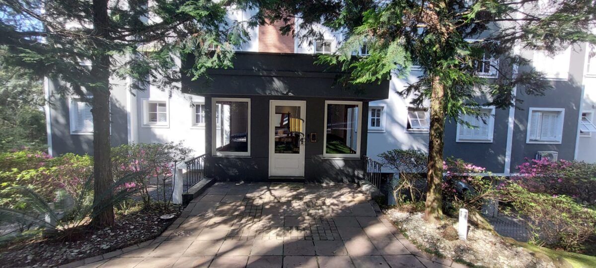 Cobertura no bairro Lago Negro em Gramado de 3 dormitórios e vaga