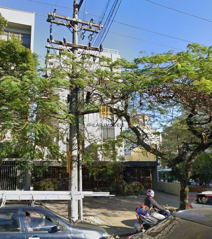 Apartamento no bairro Petrópolis de 2 dormitórios e vaga