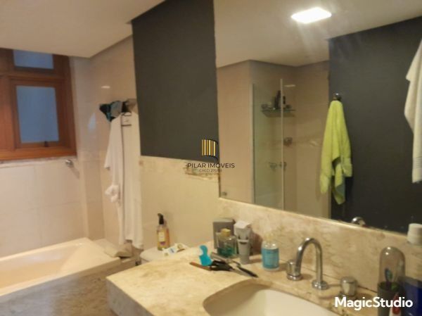 Loft com 1 quarto e 43m² à venda em Centro Histórico, Porto Alegre.