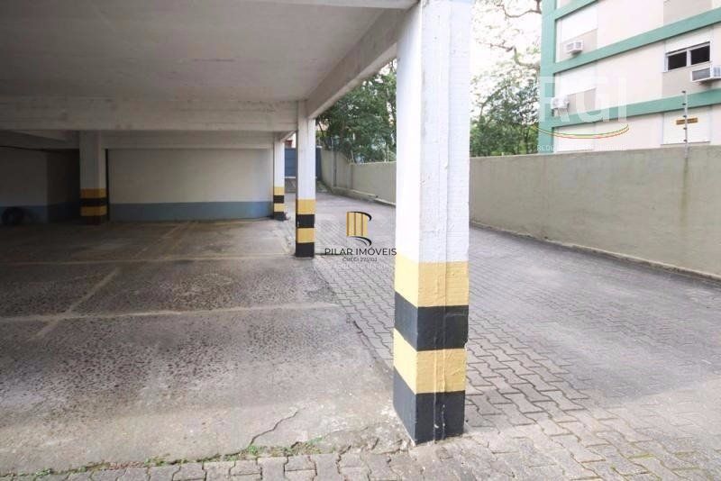 Apartamento no Petrópolis de 2 dormitórios e vaga