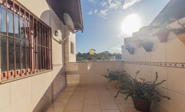 Casa em Condomínio bairro Tristeza de 3 dormitórios e 3 vagas