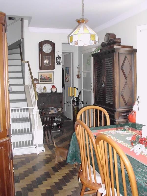 Casa sobrado no bairro Higienópolis de 3 dormitórios e 2 vagas