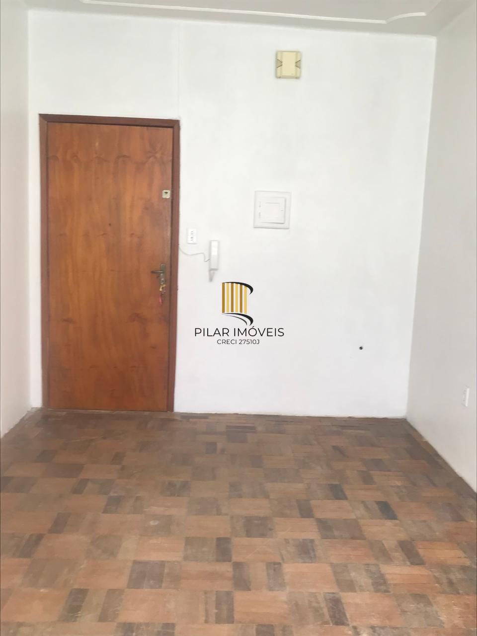 Apartamento no bairro Teresópolis de 1 dormitório térreo com pátio