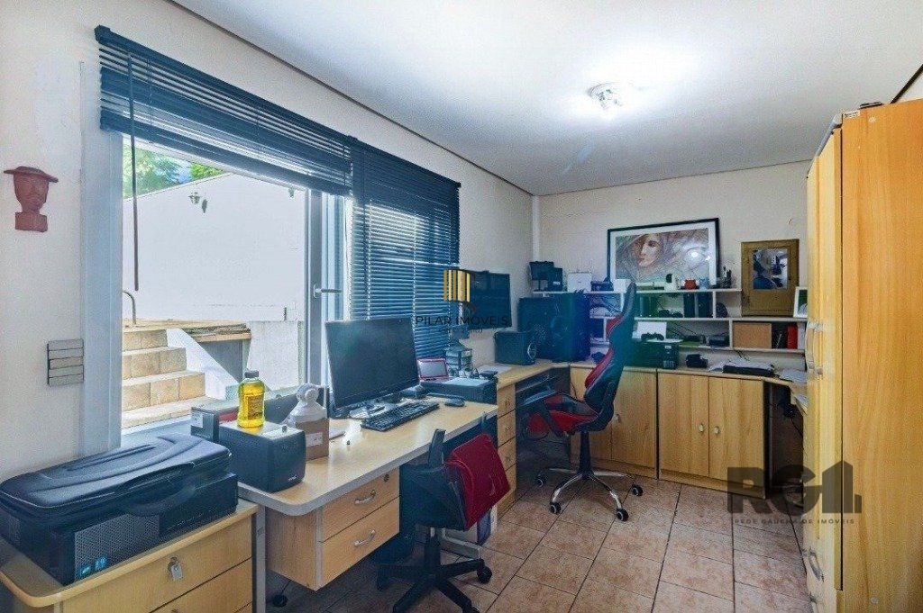 Casa 4 dormitórios no bairro Chácara das Pedras