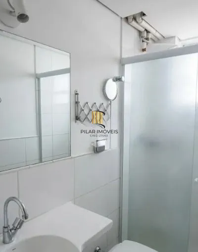Apartamento Térreo com pátio no Menino Deus de 1 dormitório DESOCUPADO