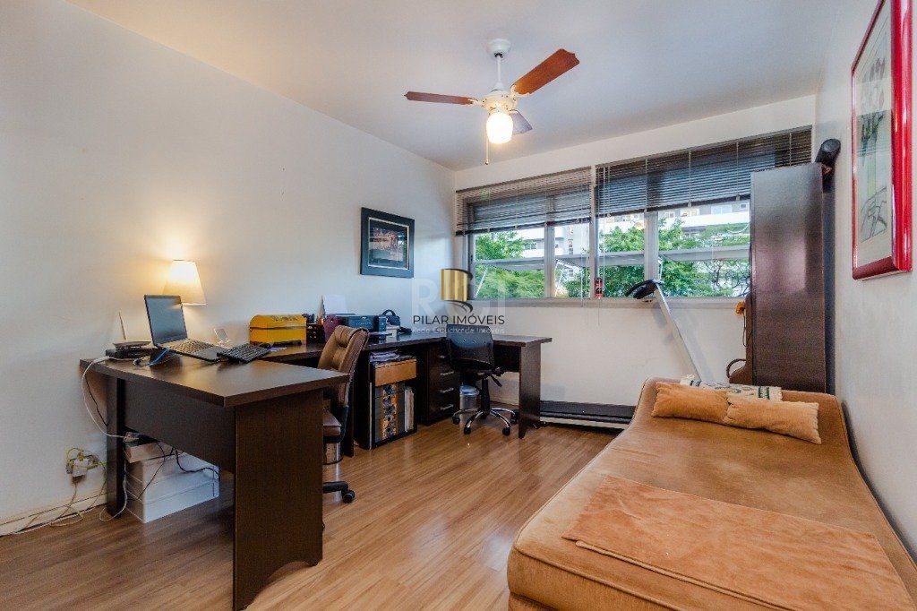 Apartamento para Venda - 138m², 3 dormitórios, sendo 1 suites, 1 vaga - Petrópolis