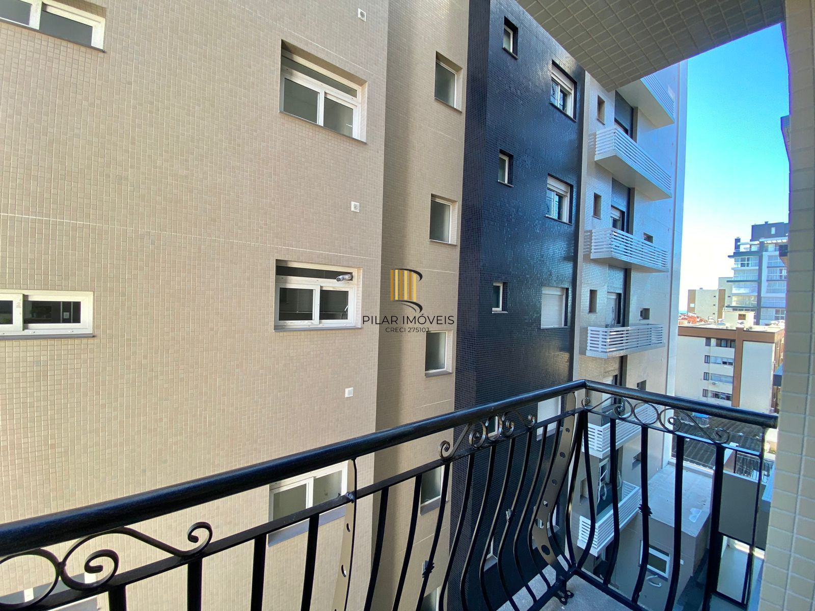 Apartamento NOVO em Capão da Canoa de 2 dormitórios e vaga