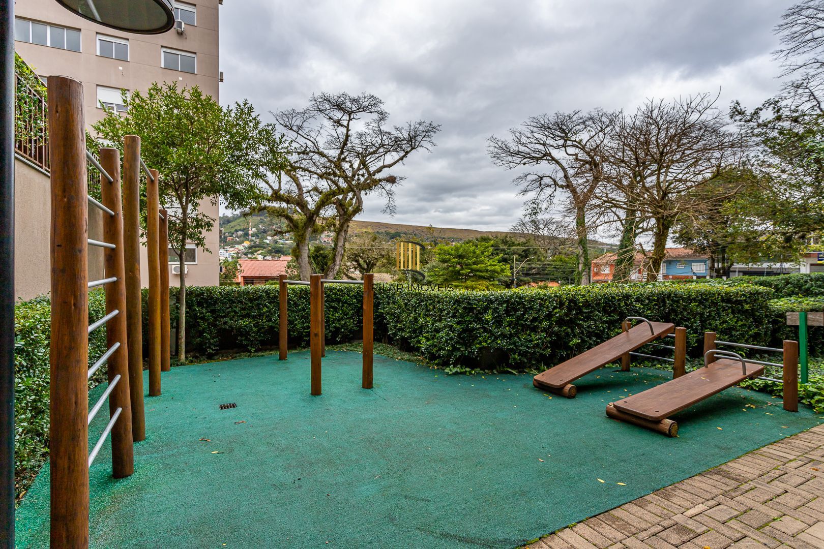 Apartamento no bairro Teresópolis de 2 dormitórios vaga e infra