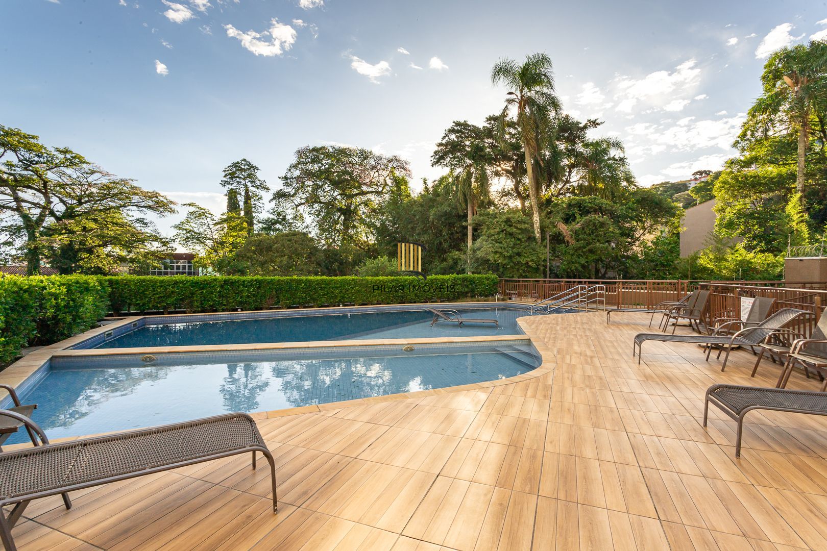 Apartamento no bairro Teresópolis de 2 dormitórios vaga e infra