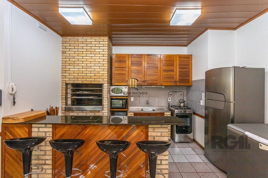 Apartamento 2 dormitórios, 1 vaga no Alto Petrópolis