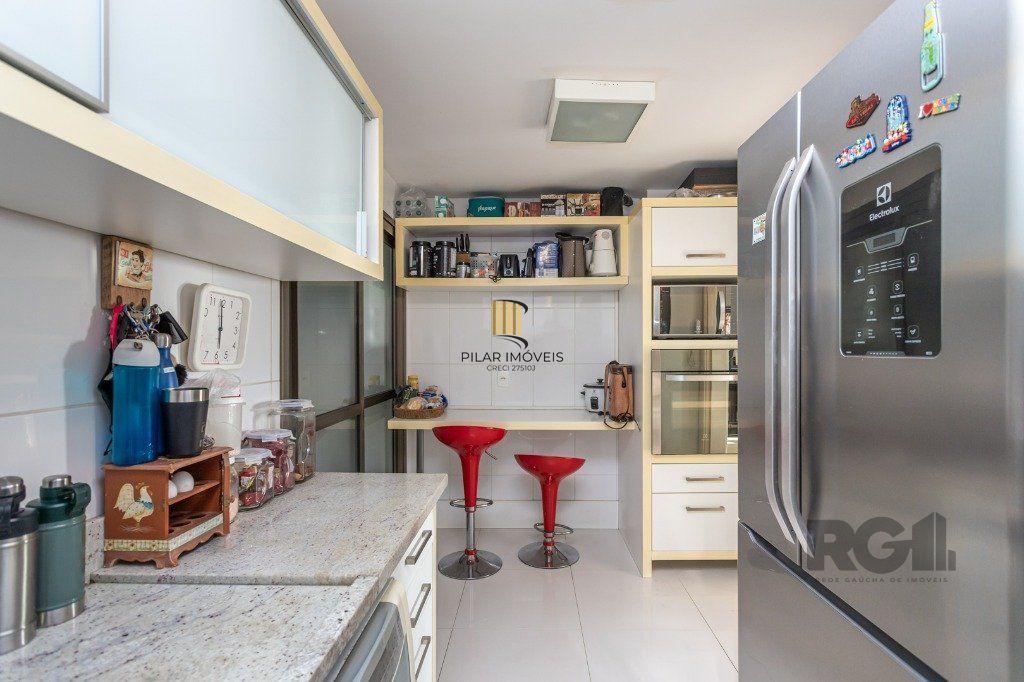 Apartamento 3 dormitórios no bairro Menino Deus