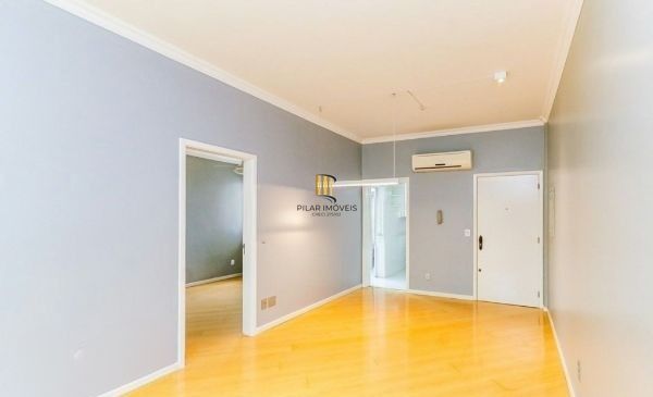 Apartamento no Passo D'areia de 2 dormitórios e 2 vagas DESOCUPADO