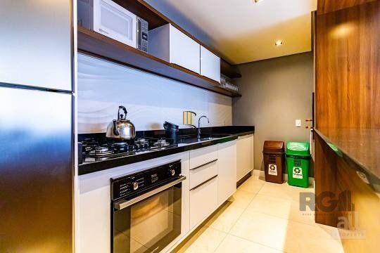 Apartamento  no Menino Deus de 3 dormitórios e 2 vagas