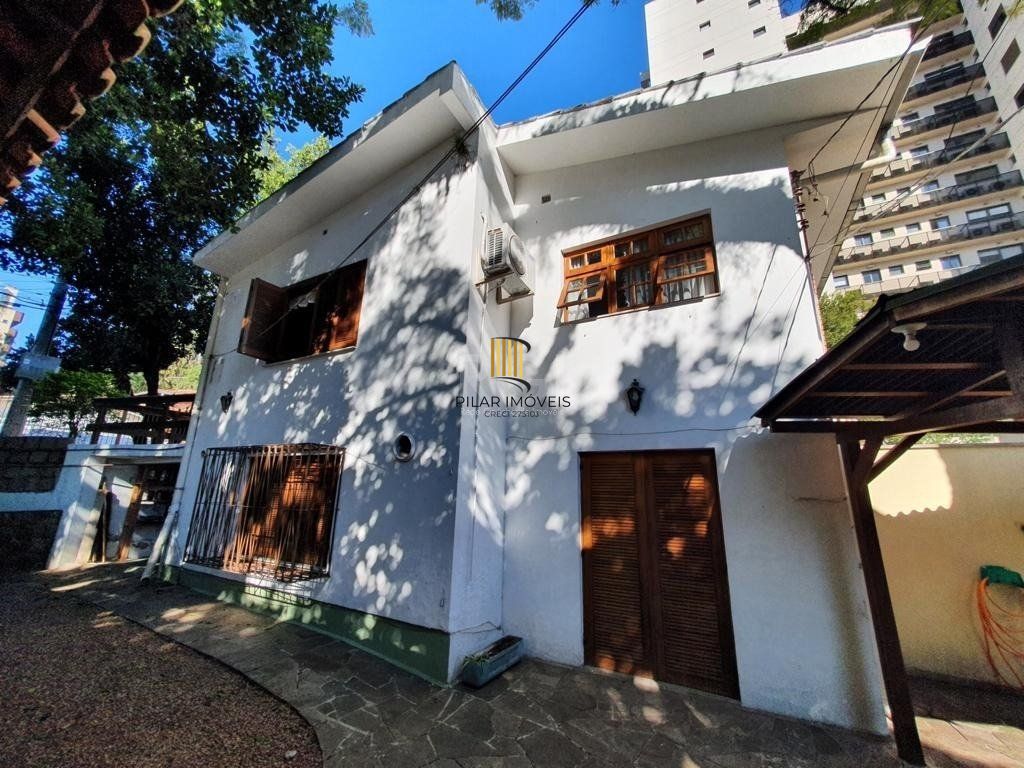 Casa para Venda - 250m², 4 dormitórios, sendo 1 suites, 4 vagas - Centro