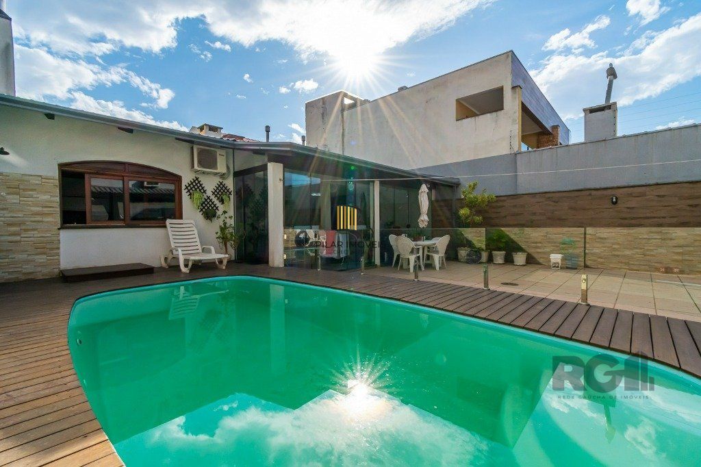 Casa 4 Dormitório(s) Bairro Jardim Planalto