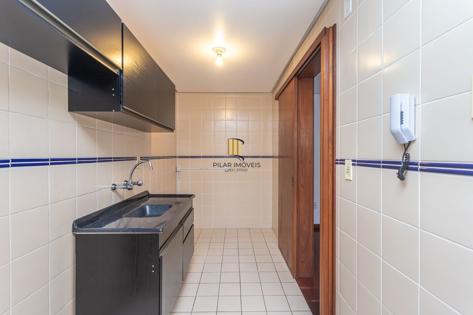 APTO DE 01 DORMITÓRIO , ELEVADOR, SACADA NA SALA E NO QUARTO, BAIRRO SANTANA