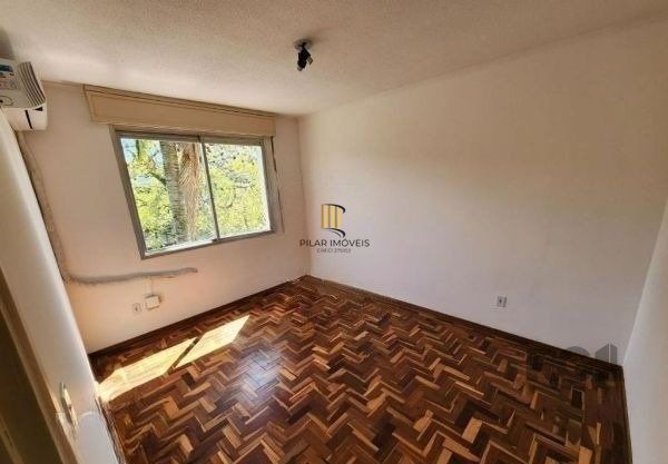 Apartamento no Passo D'areia de 2 dormitórios e vaga desocupado