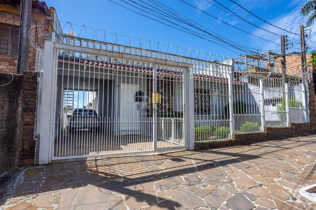 Casa 3 Dormitório(s) Bairro Jardim Sabará