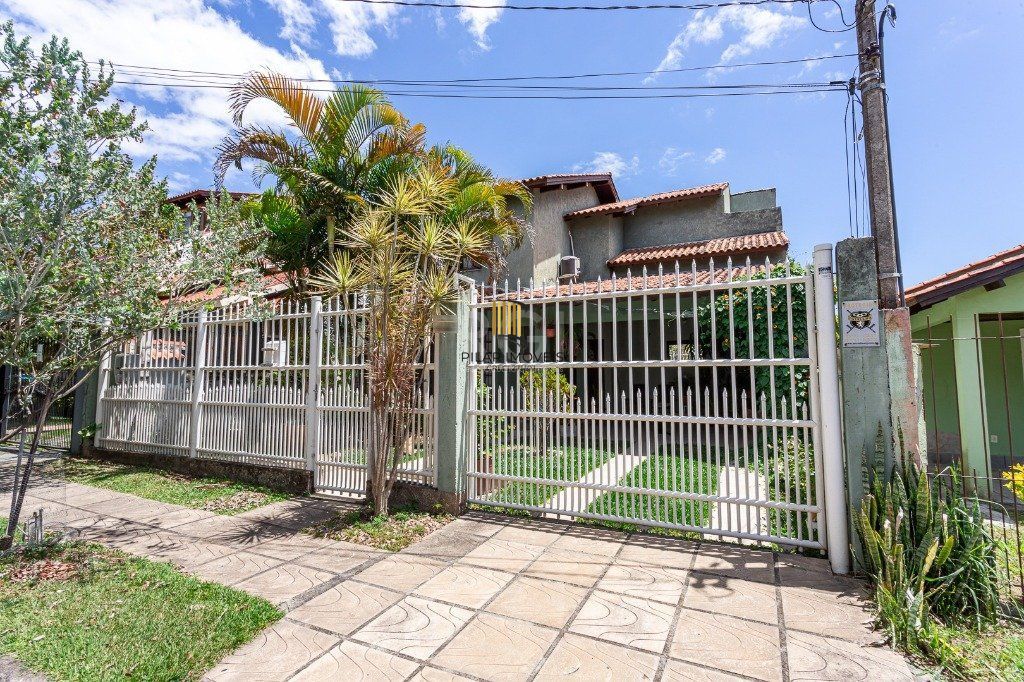 Casa na zona sul de 4 dormitórios 2 vagas - Espirito Santo