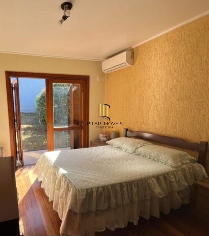 Casa 3 dormitórios no bairro Jardins