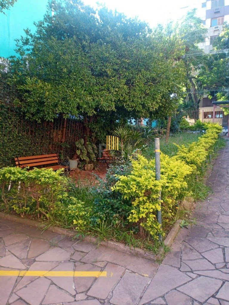 Apartamento no bairro Petrópolis de 3 dormitórios e vaga