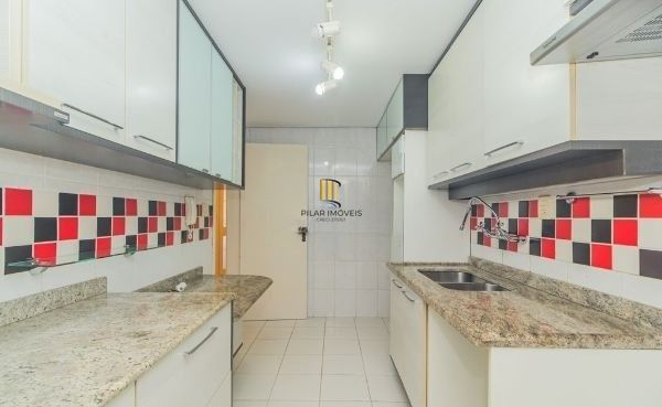 Casa em Condomínio em Ipanema de 3 dormitórios e 2 vagas