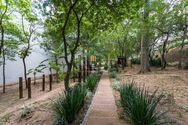 Apartamento na Cavalhada de 3 dormitórios vaga e infra