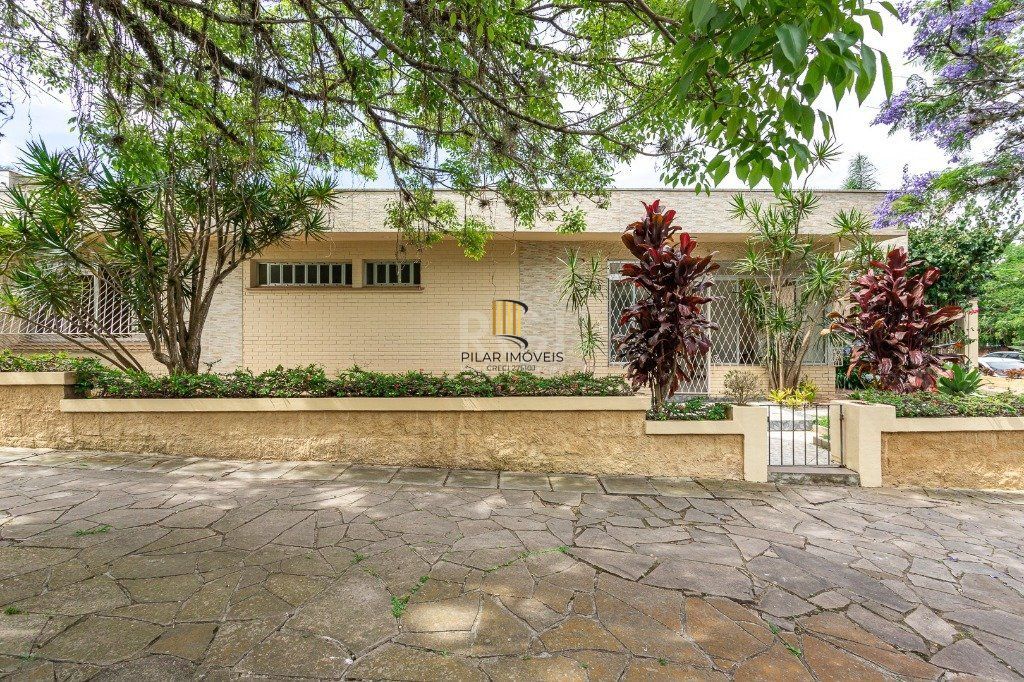 Casa para Venda - 740m², 5 dormitórios, sendo 1 suites, 3 vagas - Vila Assunção
