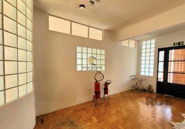 Casa 4 Dormitório(s) Bairro Petrópolis