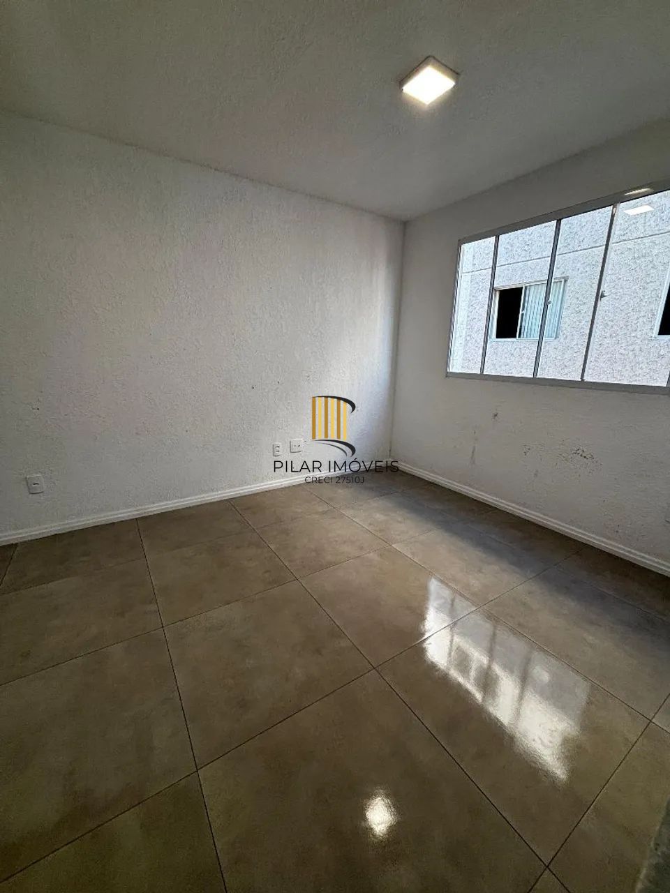 Apartamento 2 dormitórios no bairro Rubem Berta