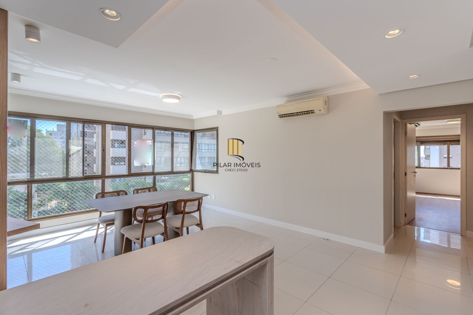 Apartamento no bairro Mont Serrat de 2 suítes e 2 vagas DESOCUPADO