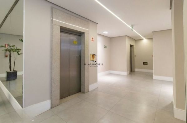Apartamento na Cidade Baixa de 1 dormitório vaga e infra