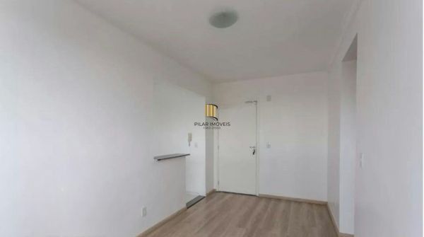 Apartamento no bairro Nonoai de 2 dormitórios e vaga