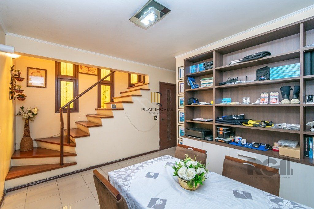 Sobrado no Moinhos de Vento de 4 dormitórios e 4 vagas