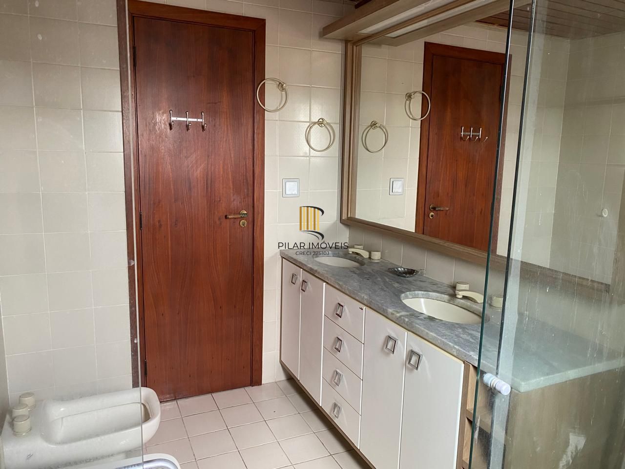 Apartamento 3 dormitórios no bairro Menino Deus