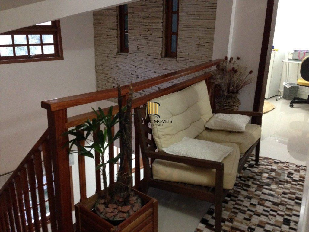 Cobertura duplex de 3 dormitórios e 1 vaga no Nonoai