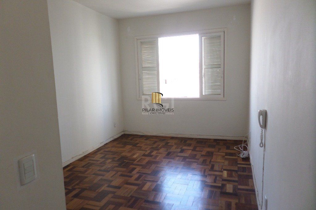 Apartamento no bairro santa Cecília de 2 dormitórios desocupado