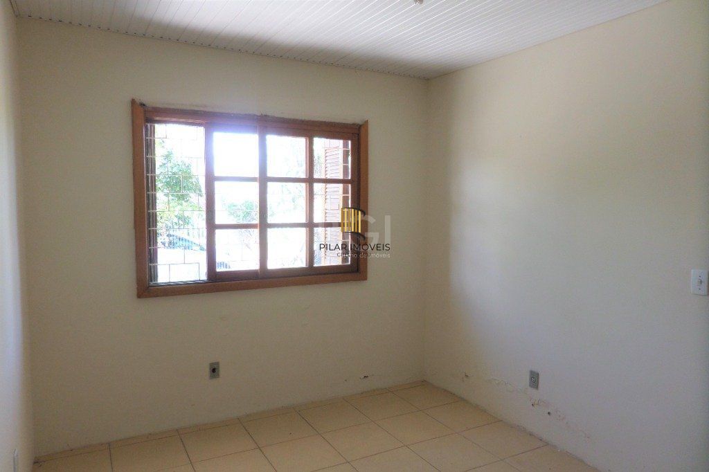 Casa na Hípica com 3 dormitórios e 2 vagas