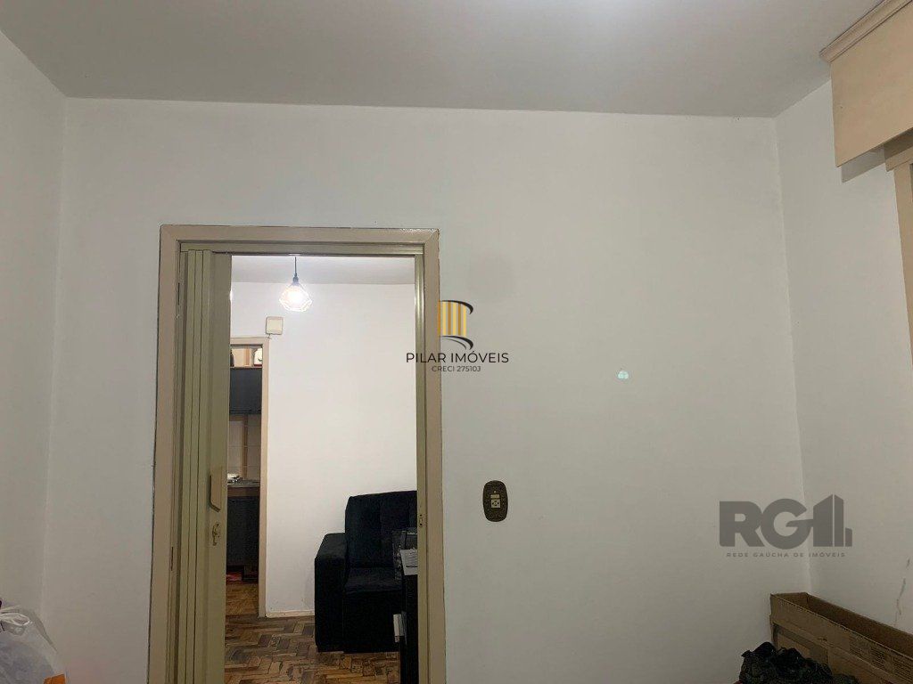 Apartamento 01 dormitório, no bairro Jardim Leopoldina, em Porto Alegre, RS.