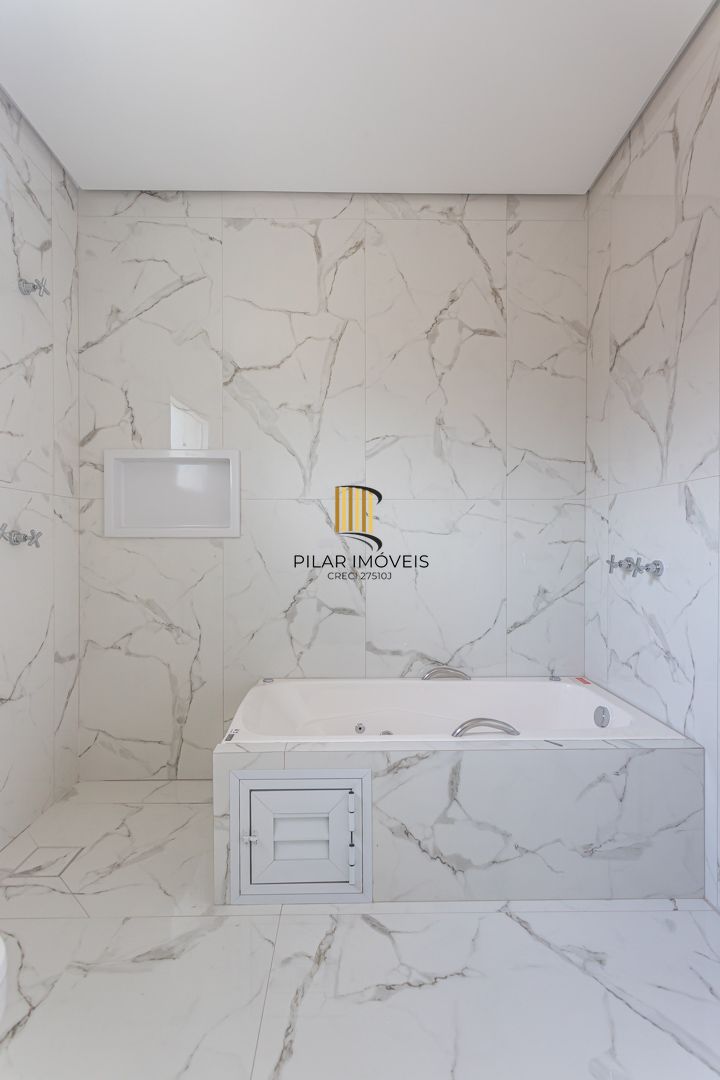 Casa de Condomínio 4 dormitórios no bairro Vila Nova